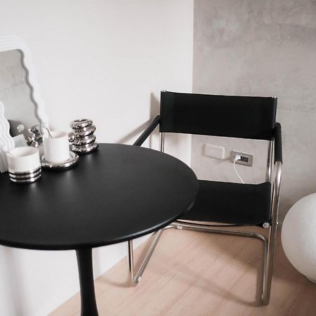 七七漫旅 Seven77 Apartment Tainan Bagian luar foto