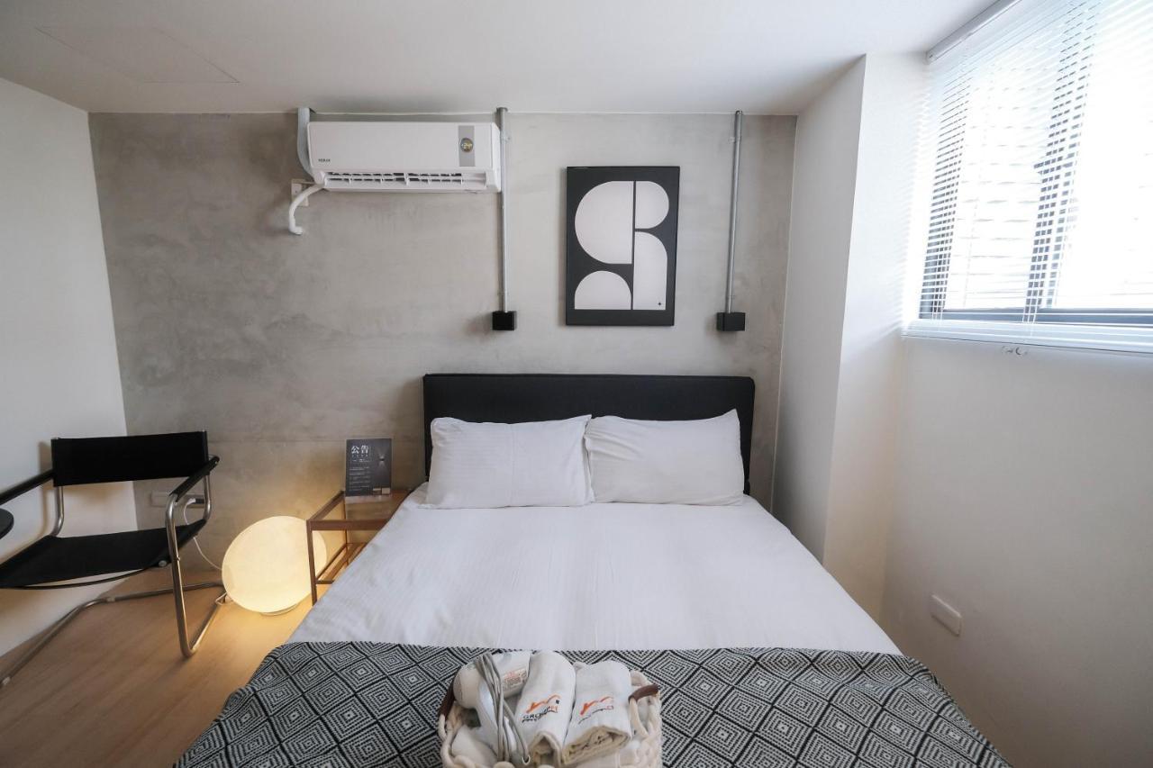 七七漫旅 Seven77 Apartment Tainan Bagian luar foto